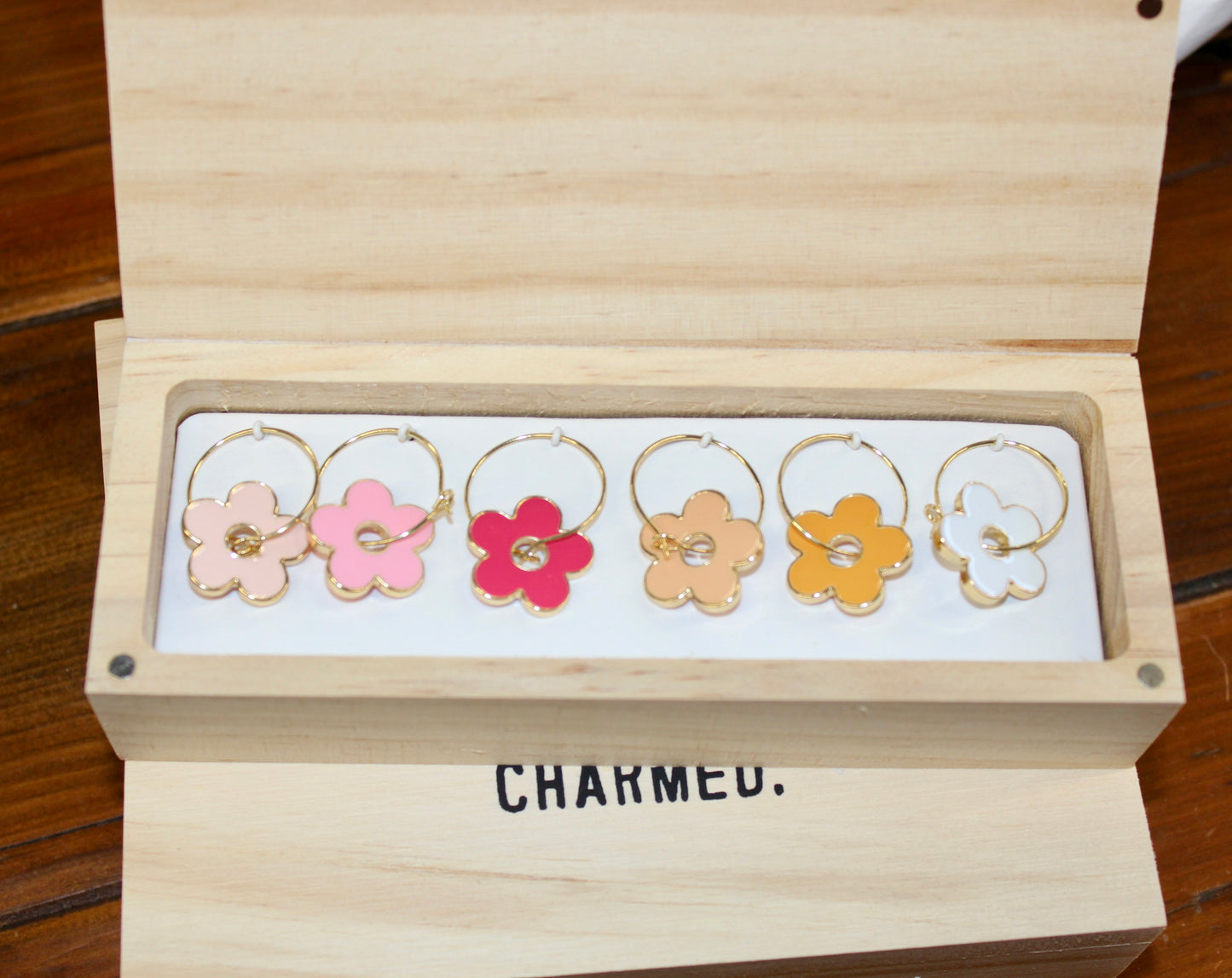Daisy Wine Charms